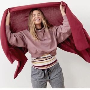 SHORT STORIES Travel Blanket - Ruby Wine